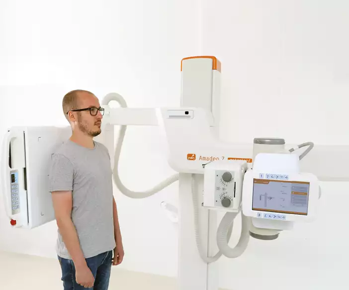 Amadeo Z motorised - compact u arm x ray machine