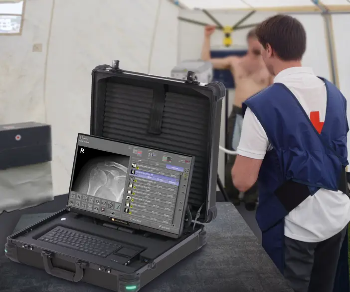 Leonardo DR mini III - portable X-ray system for military medics