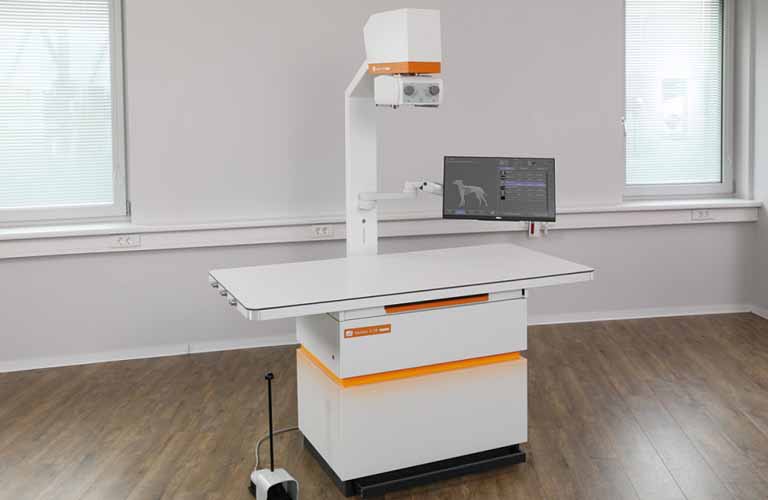 X-ray veterinary medicine:  Space-saving complete X-ray solution for your small animal practice