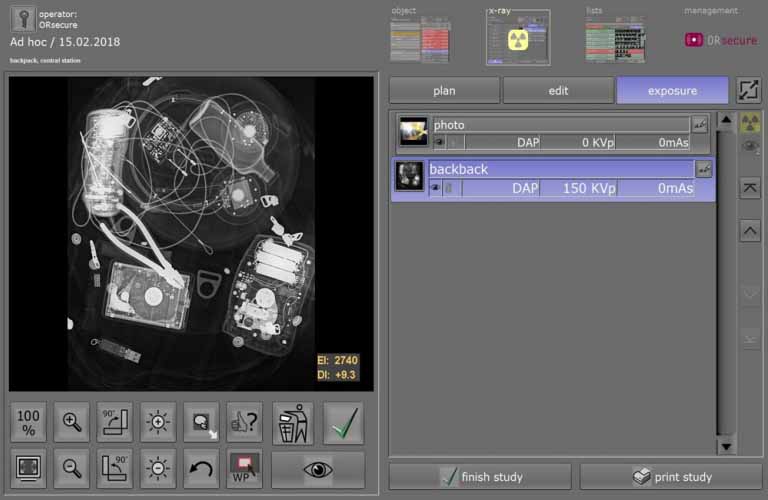 X-ray image acquisition with fast preview of the inspected object.