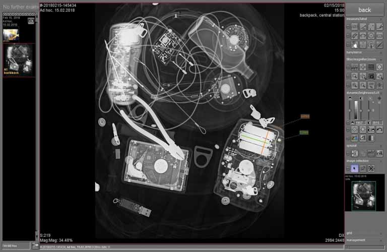 Integrated viewing software with numerous functions for the evaluation of inspected objects (zoom, panning, leveling, image comparison, inverse display and much more).