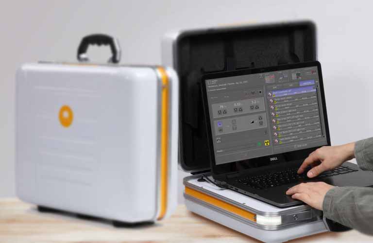 Un portátil de primera calidad de 17 pulgadas con pantalla táctil y alta resolución, así como el software de diagnóstico y adquisición integrado garantizan una excelente presentación de las imágenes.