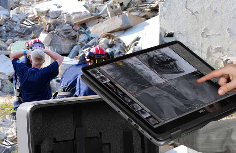 Fácil extracción de la computadora portátil de 17 pulgadas del dispositivo de sujeción del maletín - la computadora portátil puede colocarse en una posición de trabajo ergonómica o utilizarse como tableta para presentaciones